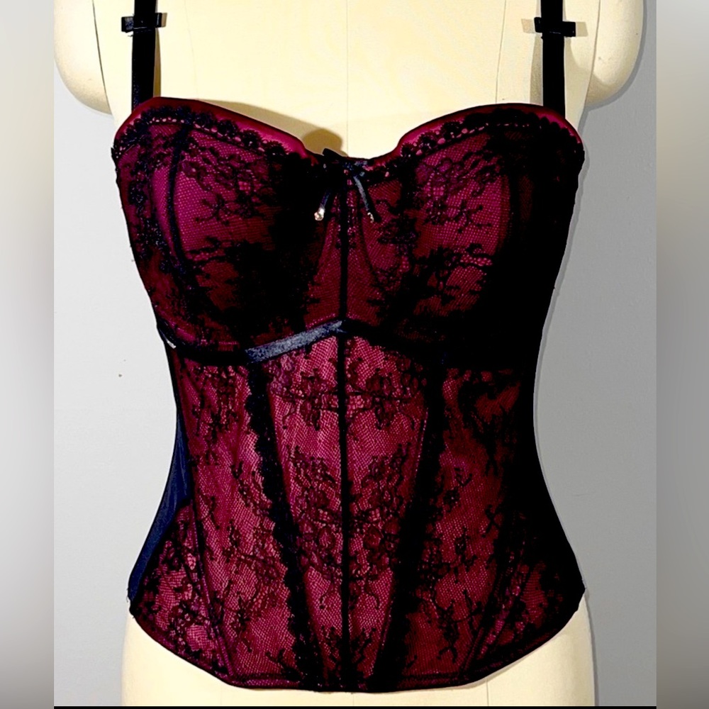 Masquerade Antoinette Basque, Ruby & Black, size 34D - never used ( no tag)